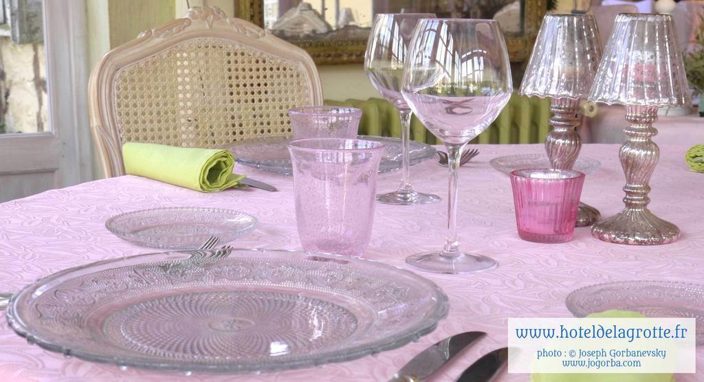 מונטיניאק Hotel De La Grotte מראה חיצוני תמונה