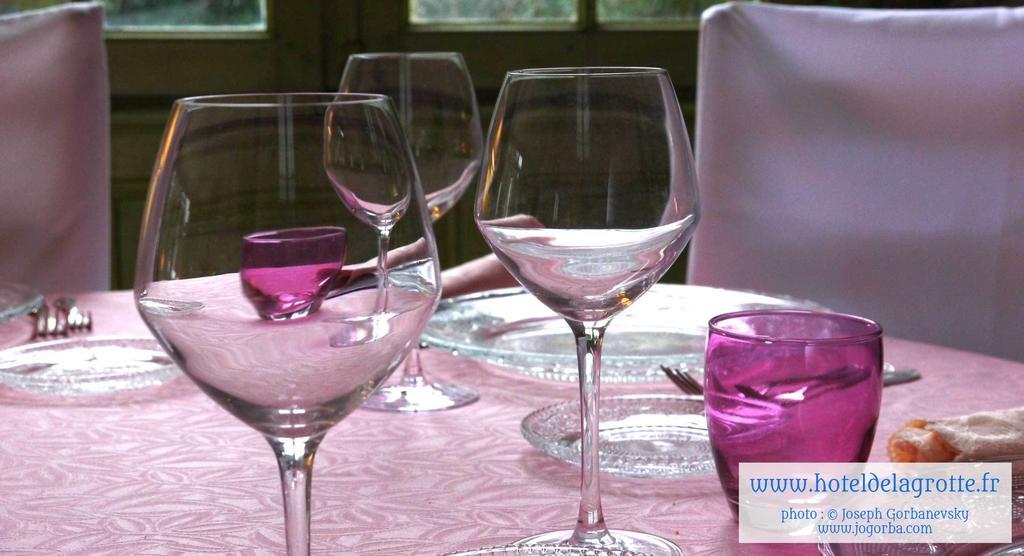 מונטיניאק Hotel De La Grotte מראה חיצוני תמונה