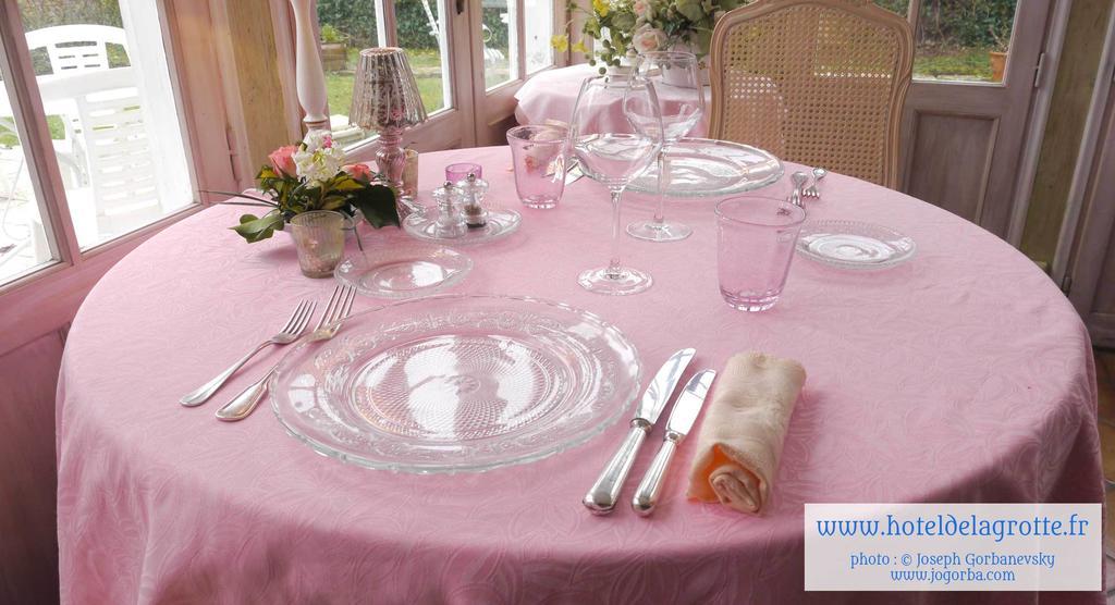 מונטיניאק Hotel De La Grotte מראה חיצוני תמונה