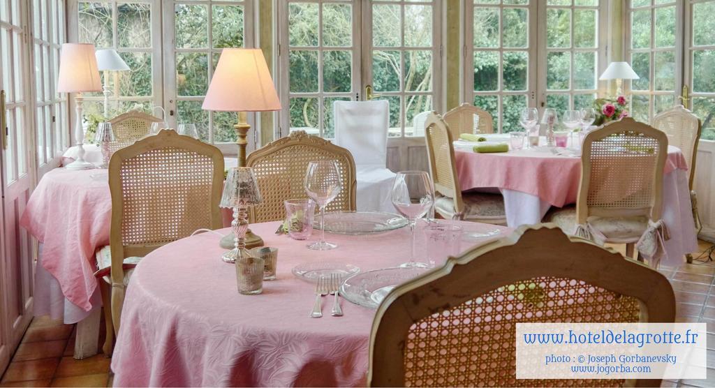 מונטיניאק Hotel De La Grotte מראה חיצוני תמונה