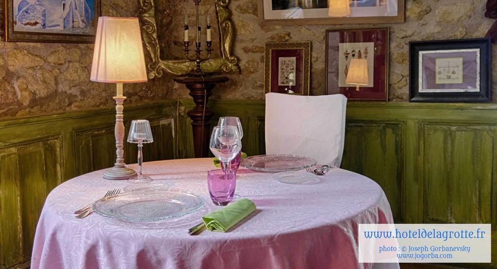מונטיניאק Hotel De La Grotte מראה חיצוני תמונה