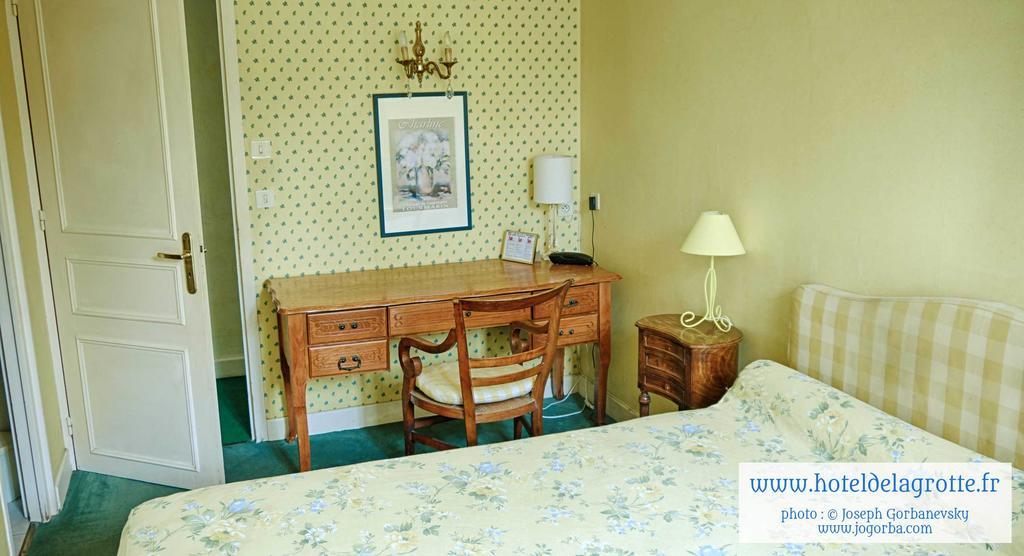 מונטיניאק Hotel De La Grotte מראה חיצוני תמונה