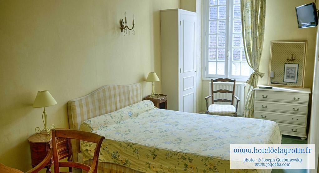 מונטיניאק Hotel De La Grotte מראה חיצוני תמונה