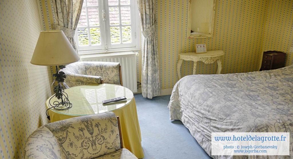 מונטיניאק Hotel De La Grotte מראה חיצוני תמונה